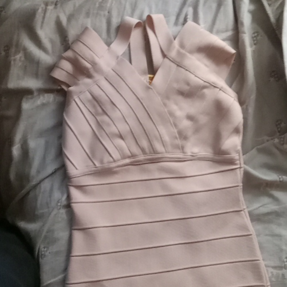 Dress - Picture 3 of 4